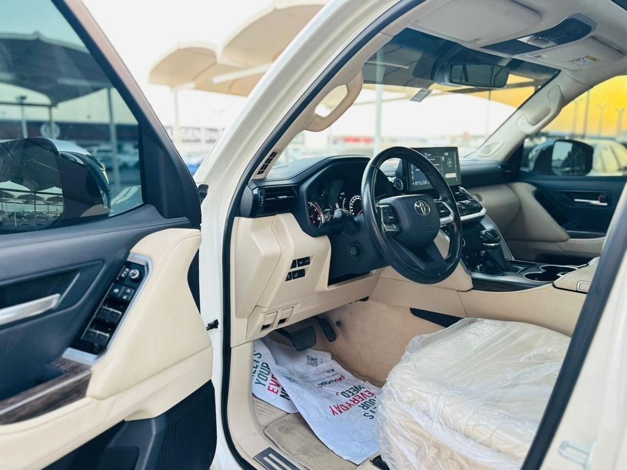 Car Image 2022 TOYOTA LAND CRUISER 