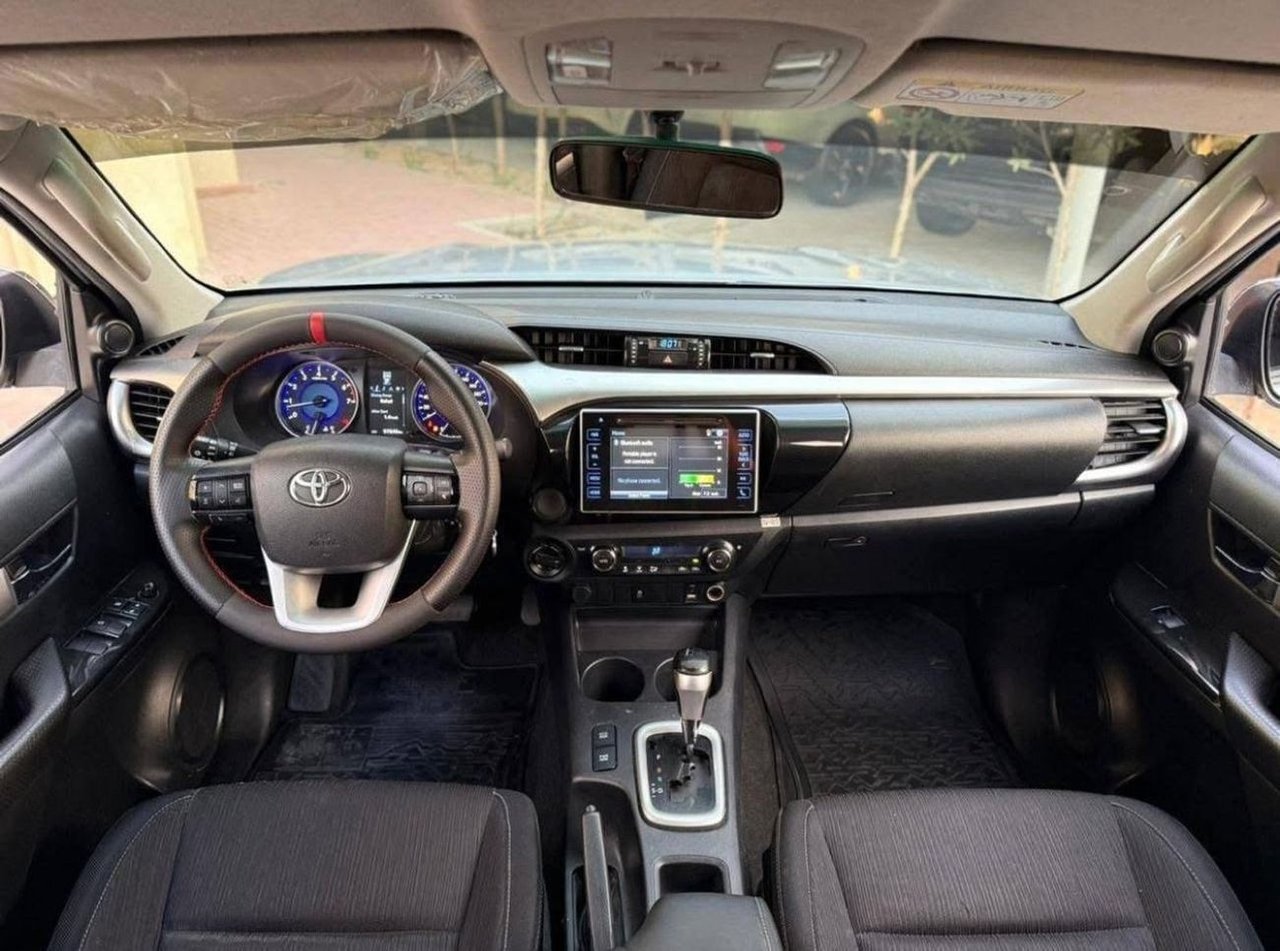 Car Image 2022 TOYOTA HILUX 