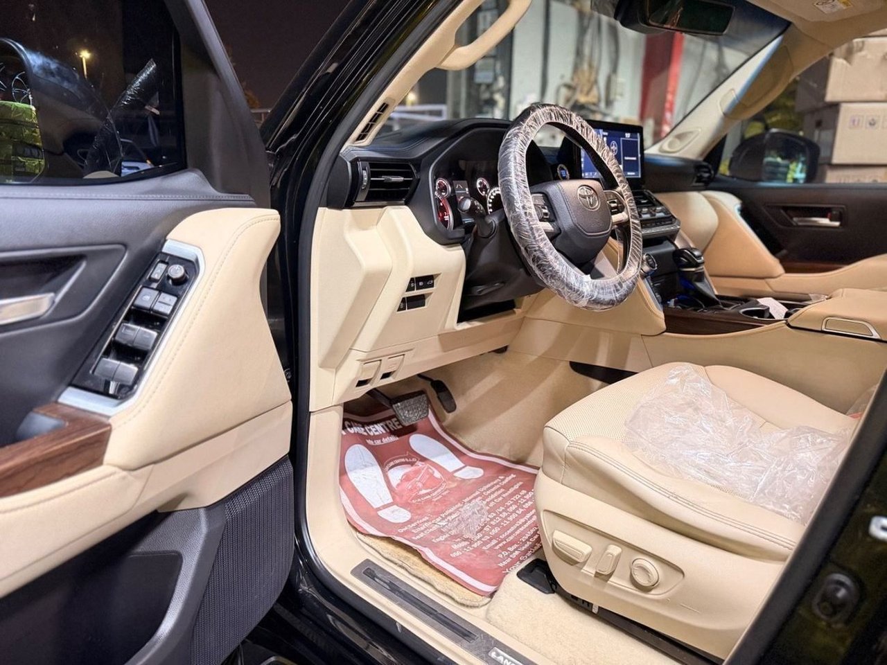 Car Image 2022 TOYOTA LAND CRUISER 