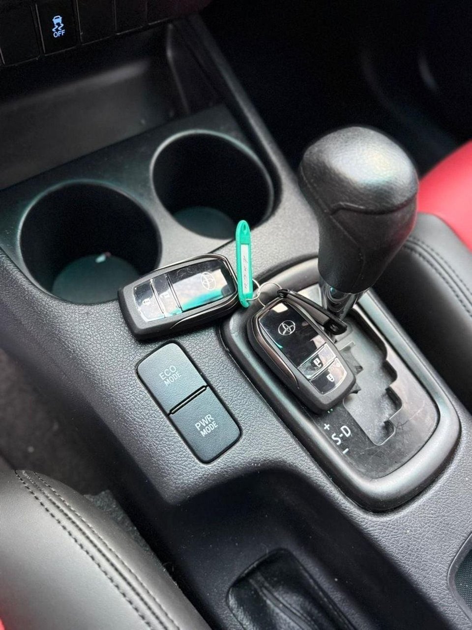 Car Image 2018 TOYOTA HILUX 