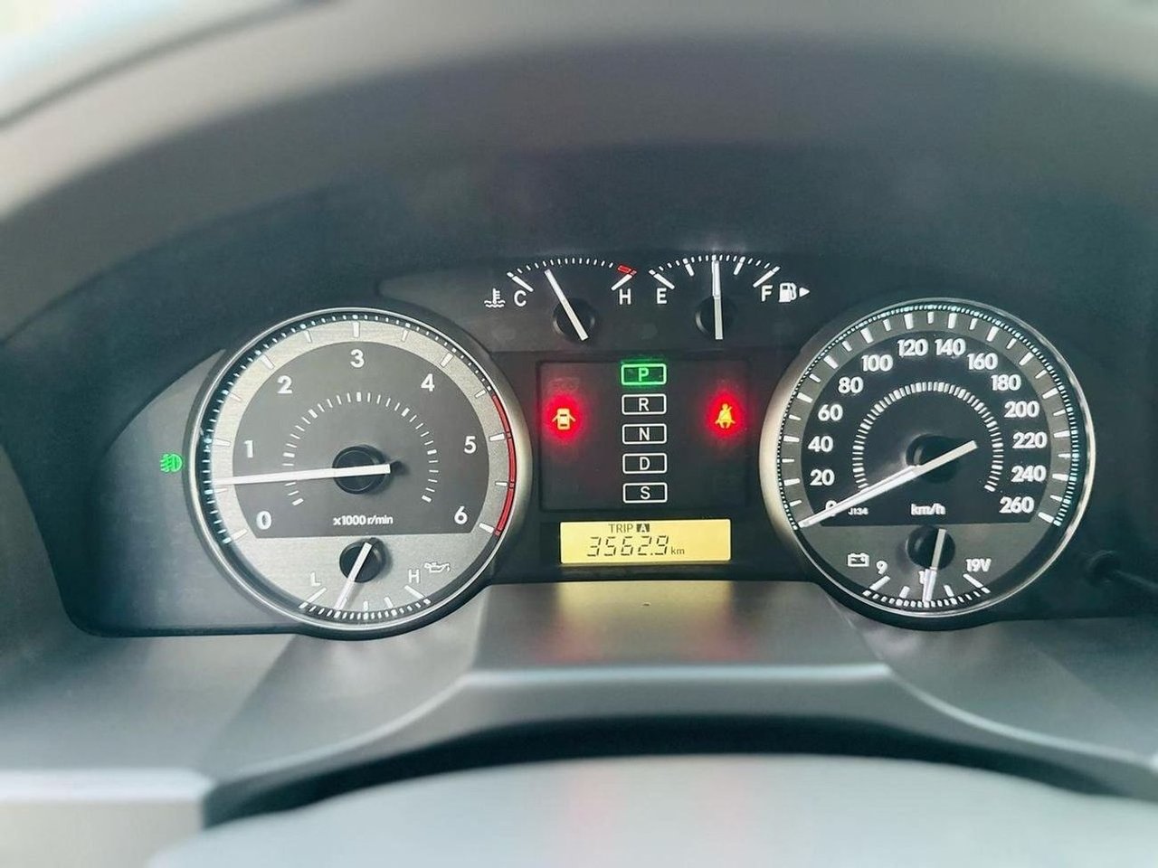 Car Image 2020 TOYOTA LAND CRUISER 