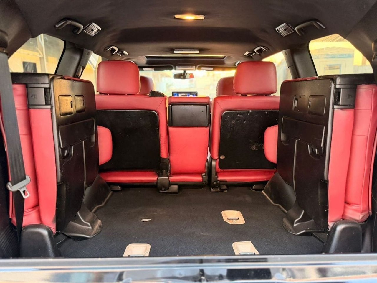 Car Image 2018 TOYOTA LAND CRUISER 