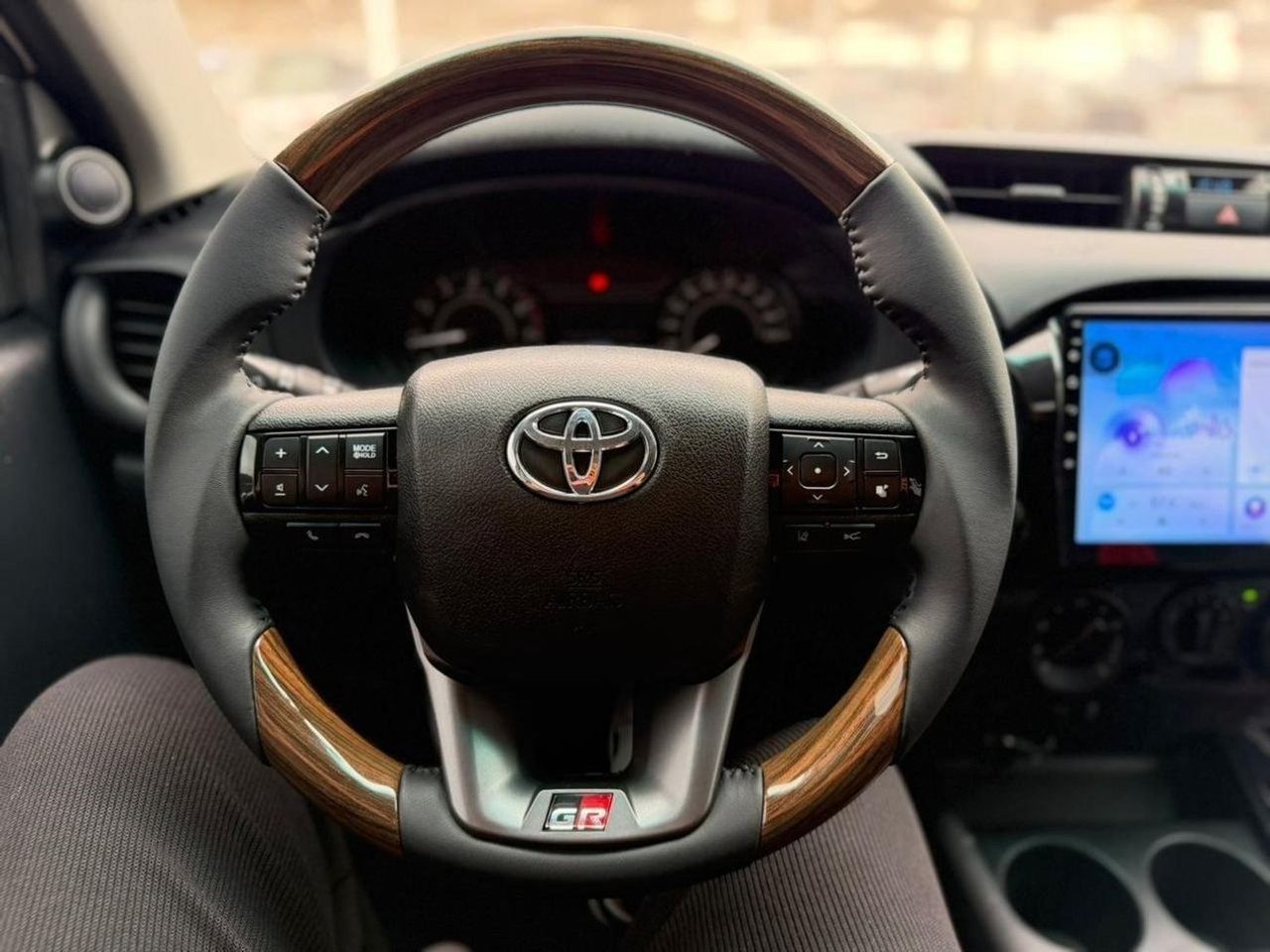 Car Image 2020 TOYOTA HILUX 