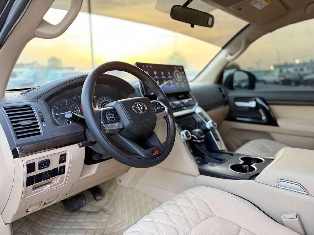 Car Image 2015 TOYOTA LAND CRUISER 
