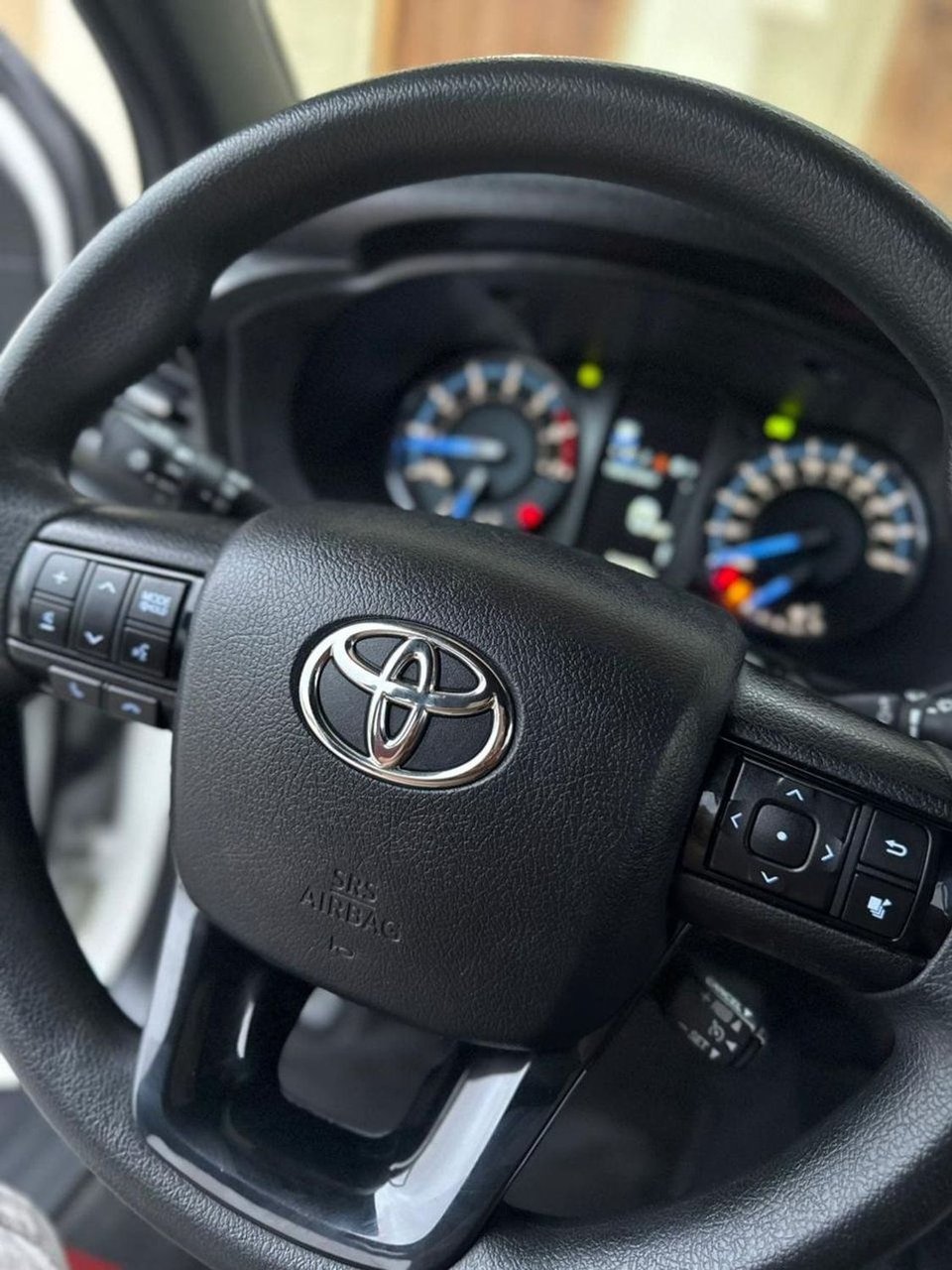 Car Image 2021 TOYOTA HILUX 