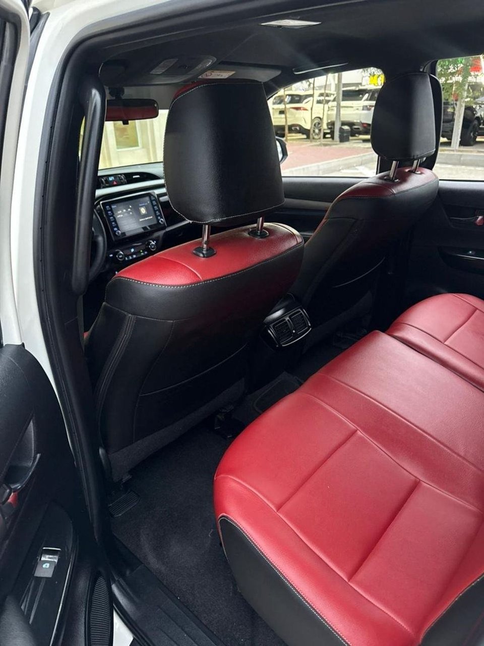 Car Image 2021 TOYOTA HILUX 