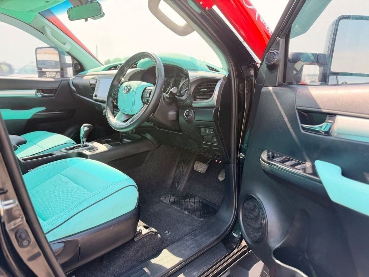 Car Image 2019 TOYOTA HILUX 
