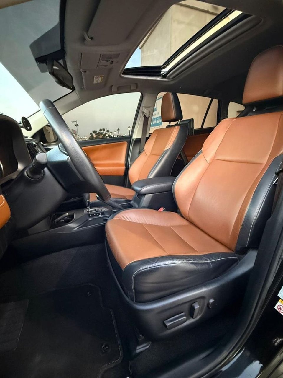 Car Image 2017 TOYOTA RAV4 
