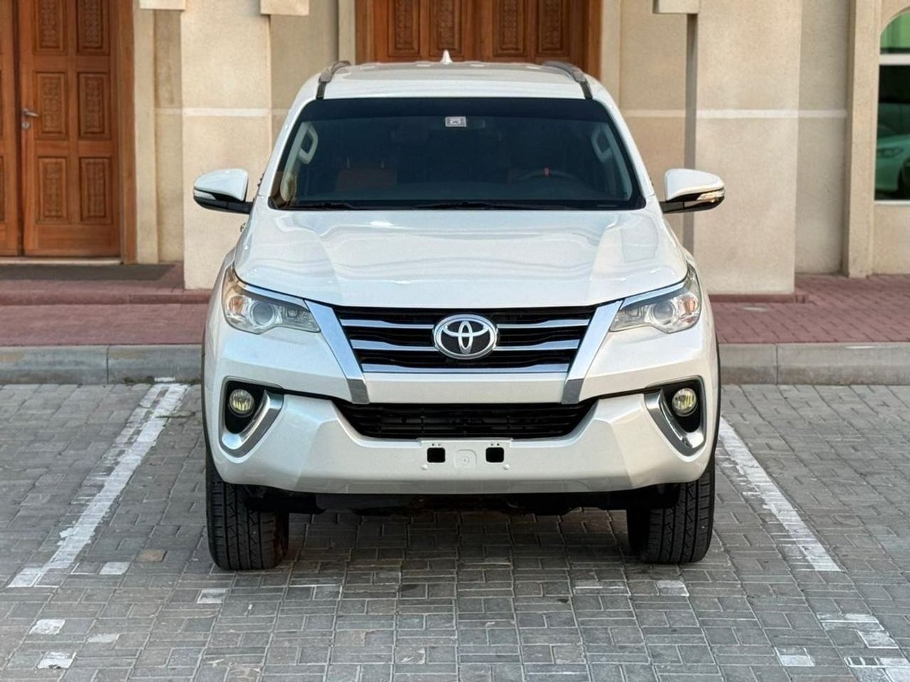 Car Image 2016 TOYOTA FORTUNER 