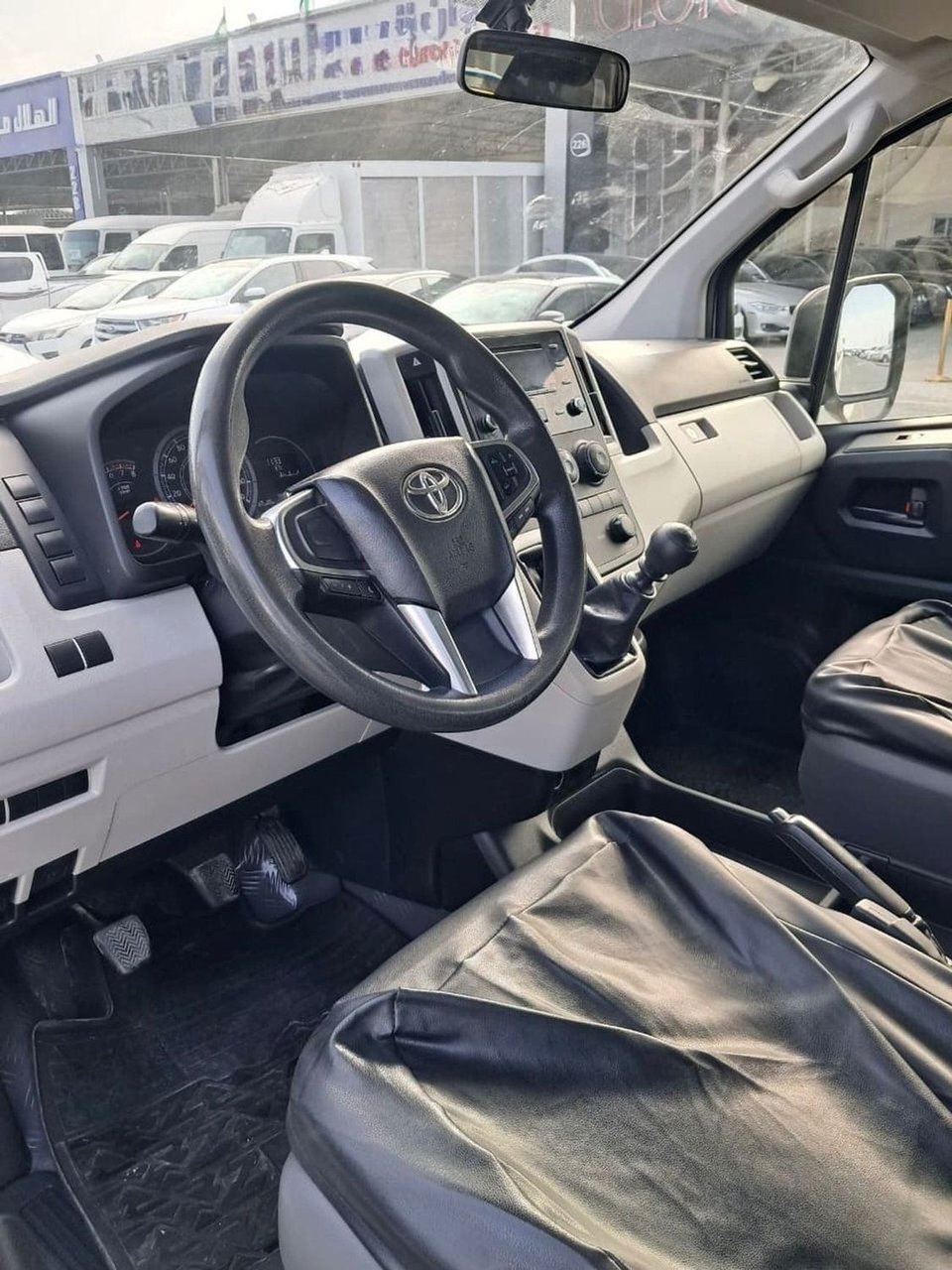 Car Image 2022 TOYOTA Hiace 