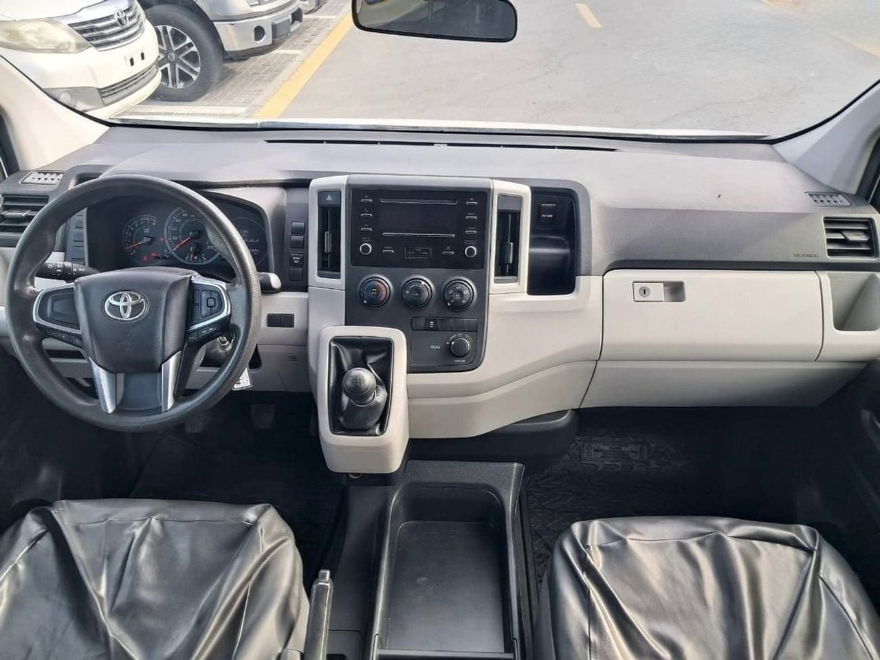 Car Image 2022 TOYOTA Hiace 