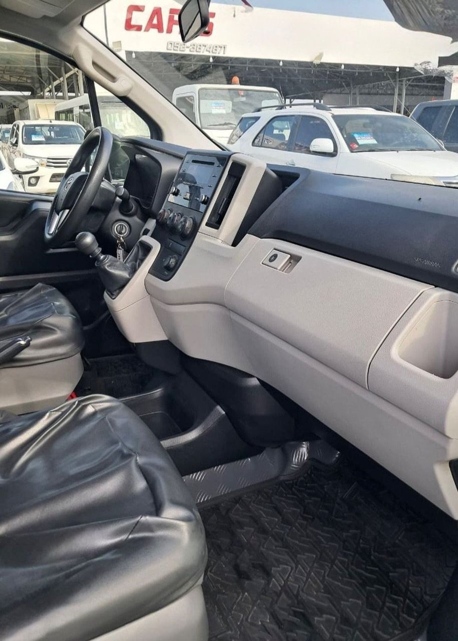 Car Image 2022 TOYOTA Hiace 