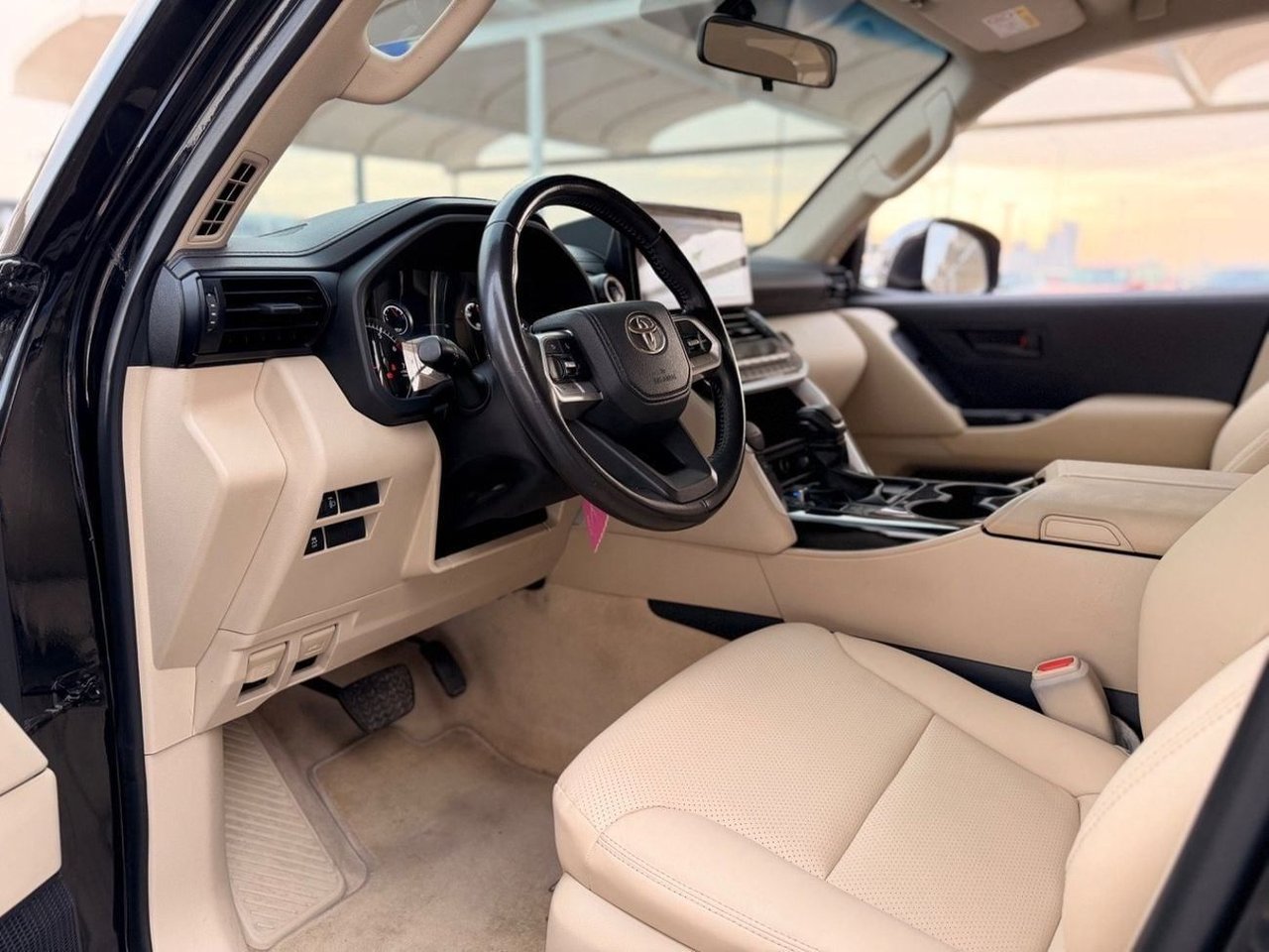 Car Image 2018 TOYOTA LAND CRUISER 