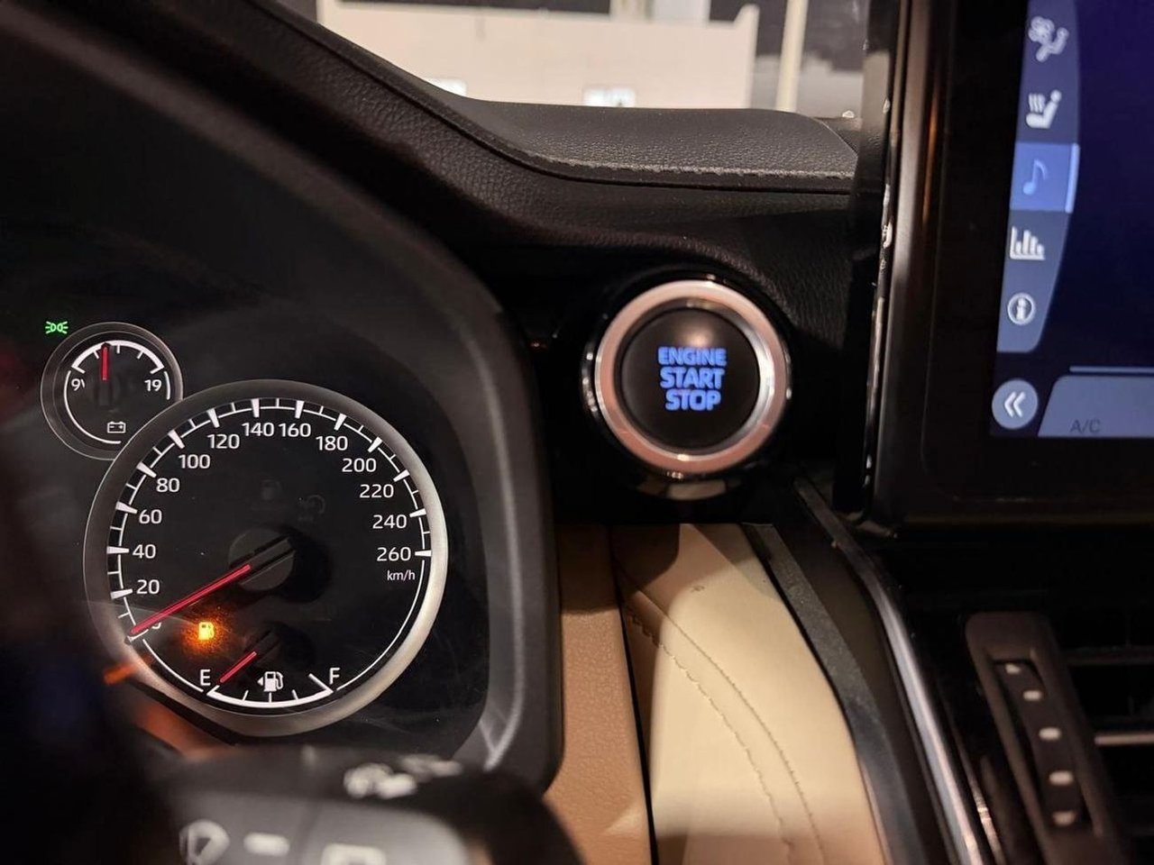 Car Image 2022 TOYOTA LAND CRUISER 
