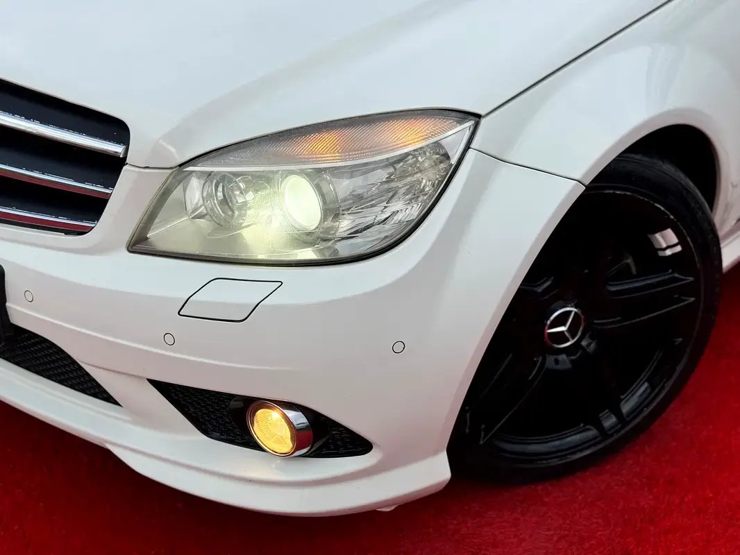 Car Image 2011 MERCEDES C Class 