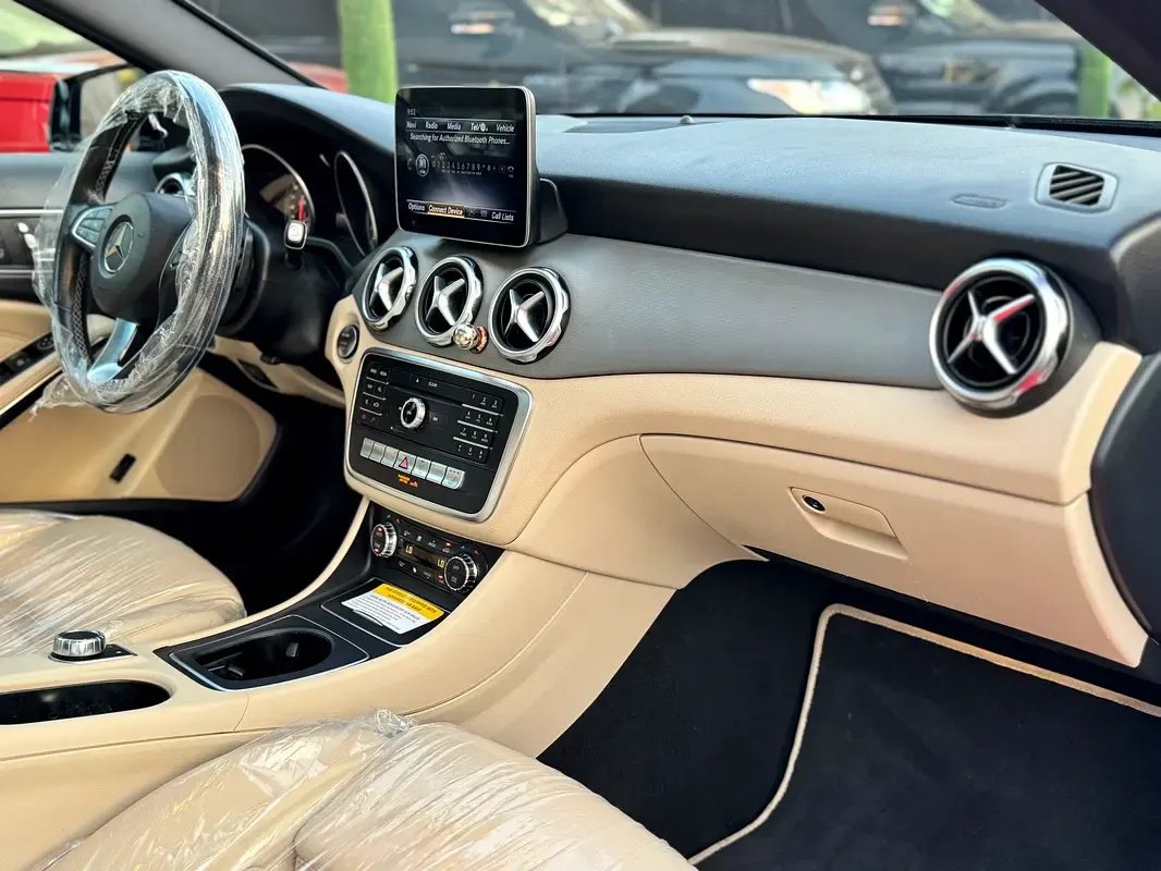 Car Image 2020 MERCEDES GLA CLASS 