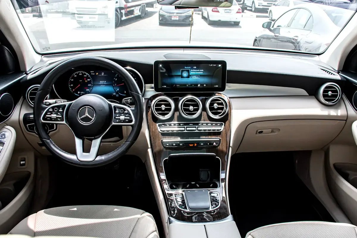 Car Image 2022 MERCEDES GLC CLASS 