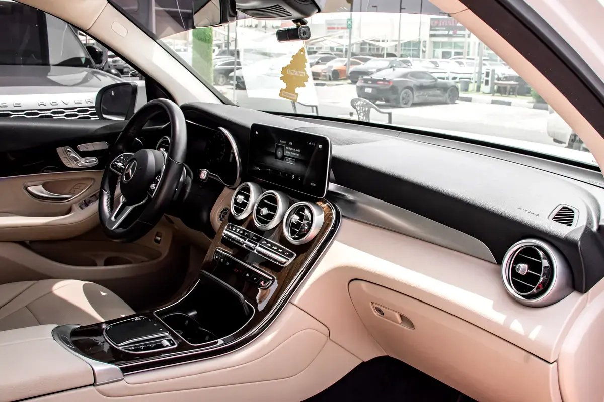 Car Image 2022 MERCEDES GLC CLASS 