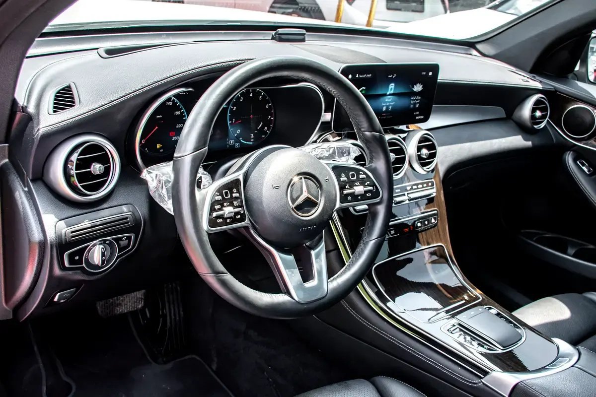 Car Image 2020 MERCEDES GLC CLASS 