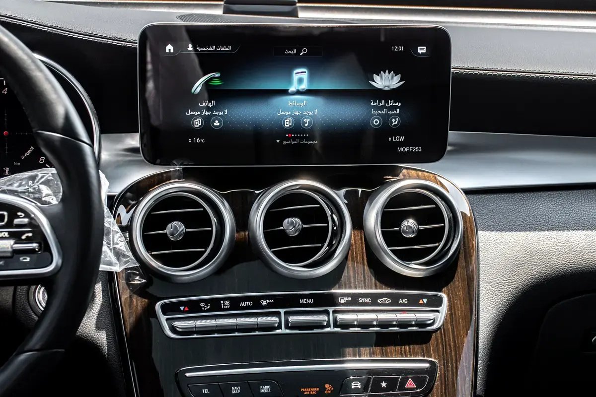 Car Image 2020 MERCEDES GLC CLASS 
