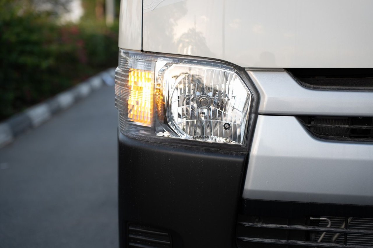 Car Image 2025 TOYOTA Hiace 