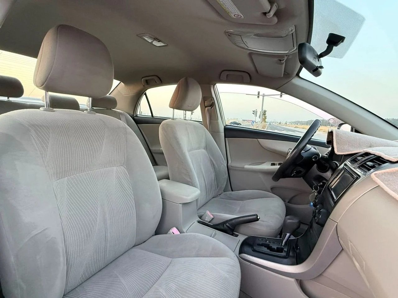 Car Image 2013 TOYOTA COROLLA 