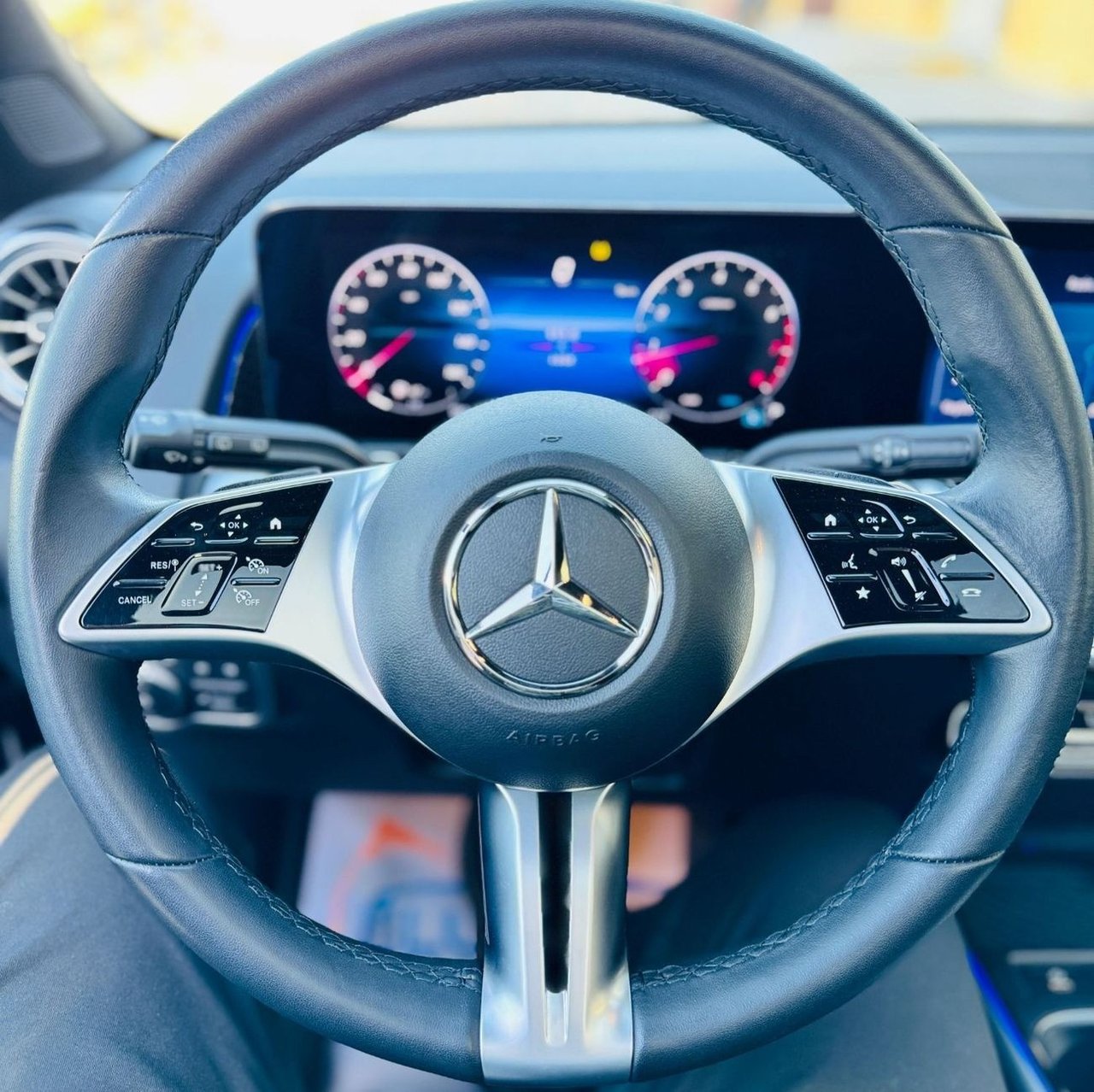 Car Image 2024 MERCEDES GLB CLASS 