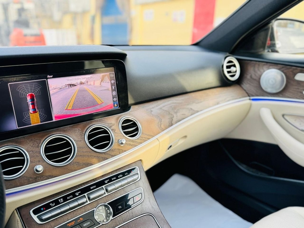 Car Image 2018 MERCEDES E Class 