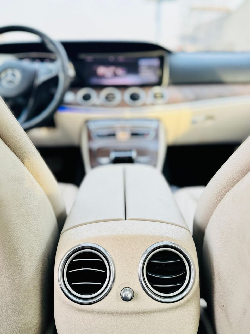Car Image 2018 MERCEDES E Class 
