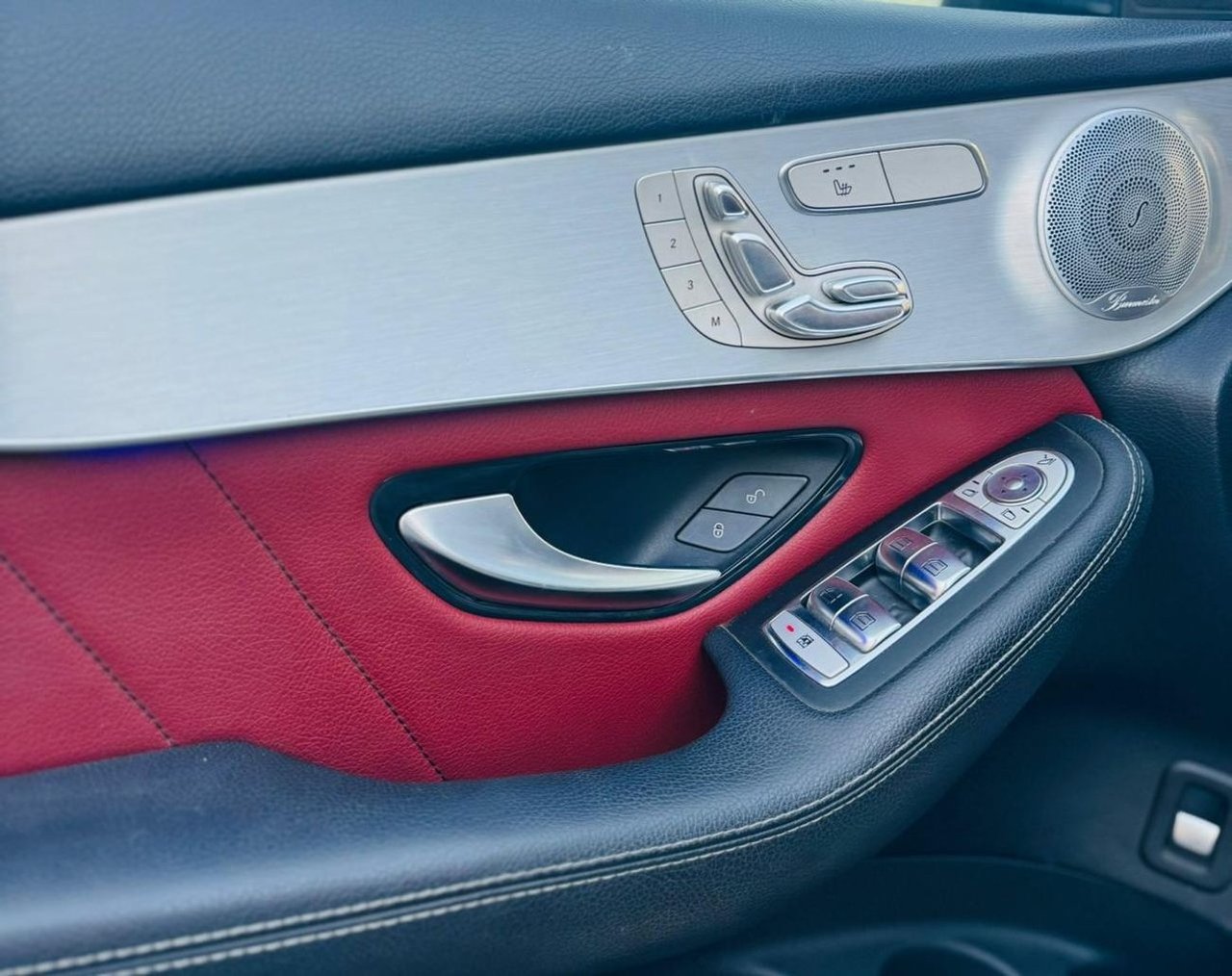 Car Image 2020 MERCEDES GLC CLASS 