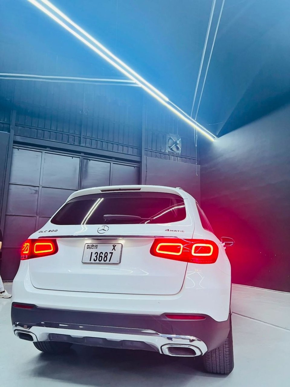 Car Image 2020 MERCEDES GLC CLASS 
