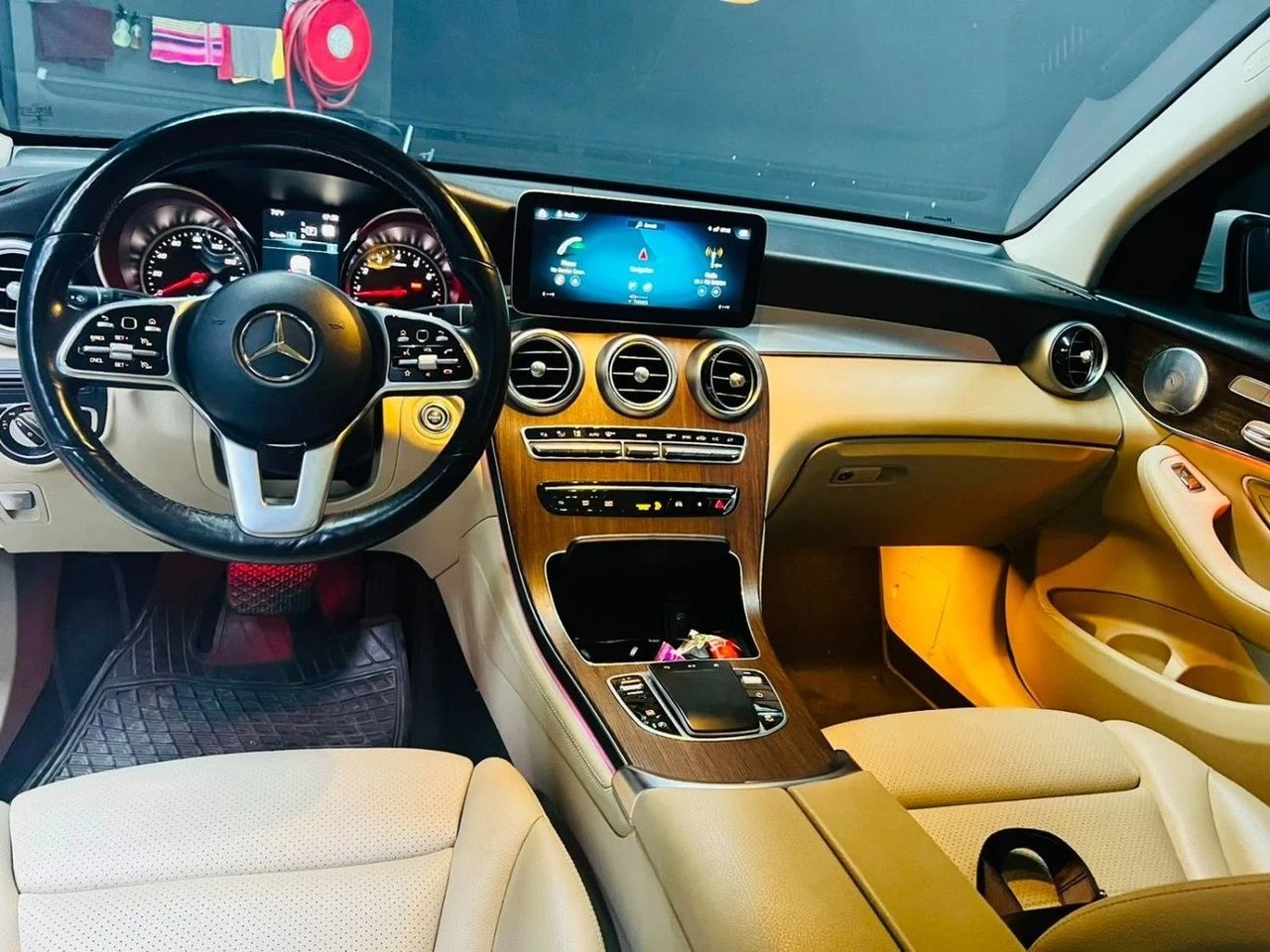 Car Image 2020 MERCEDES GLC CLASS 