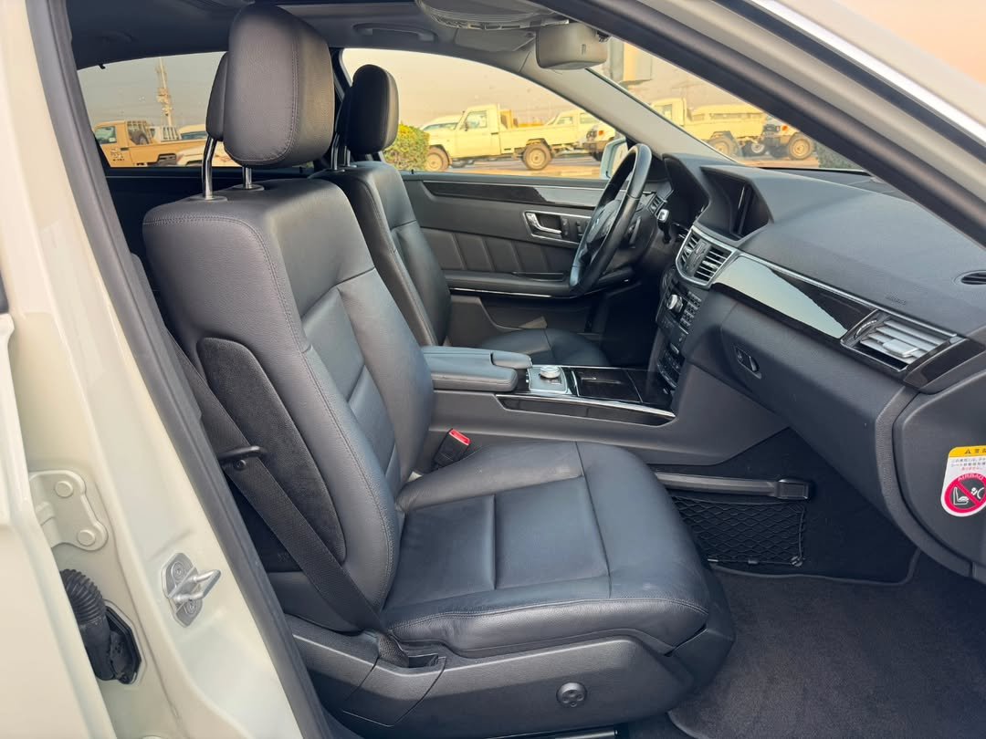 Car Image 2010 MERCEDES E Class 