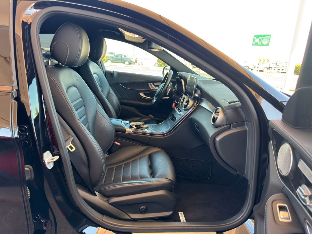 Car Image 2016 MERCEDES C Class 