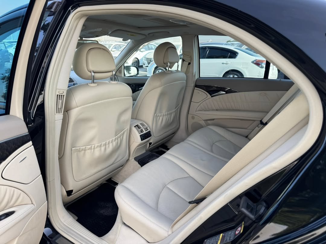 Car Image 2004 MERCEDES E Class 