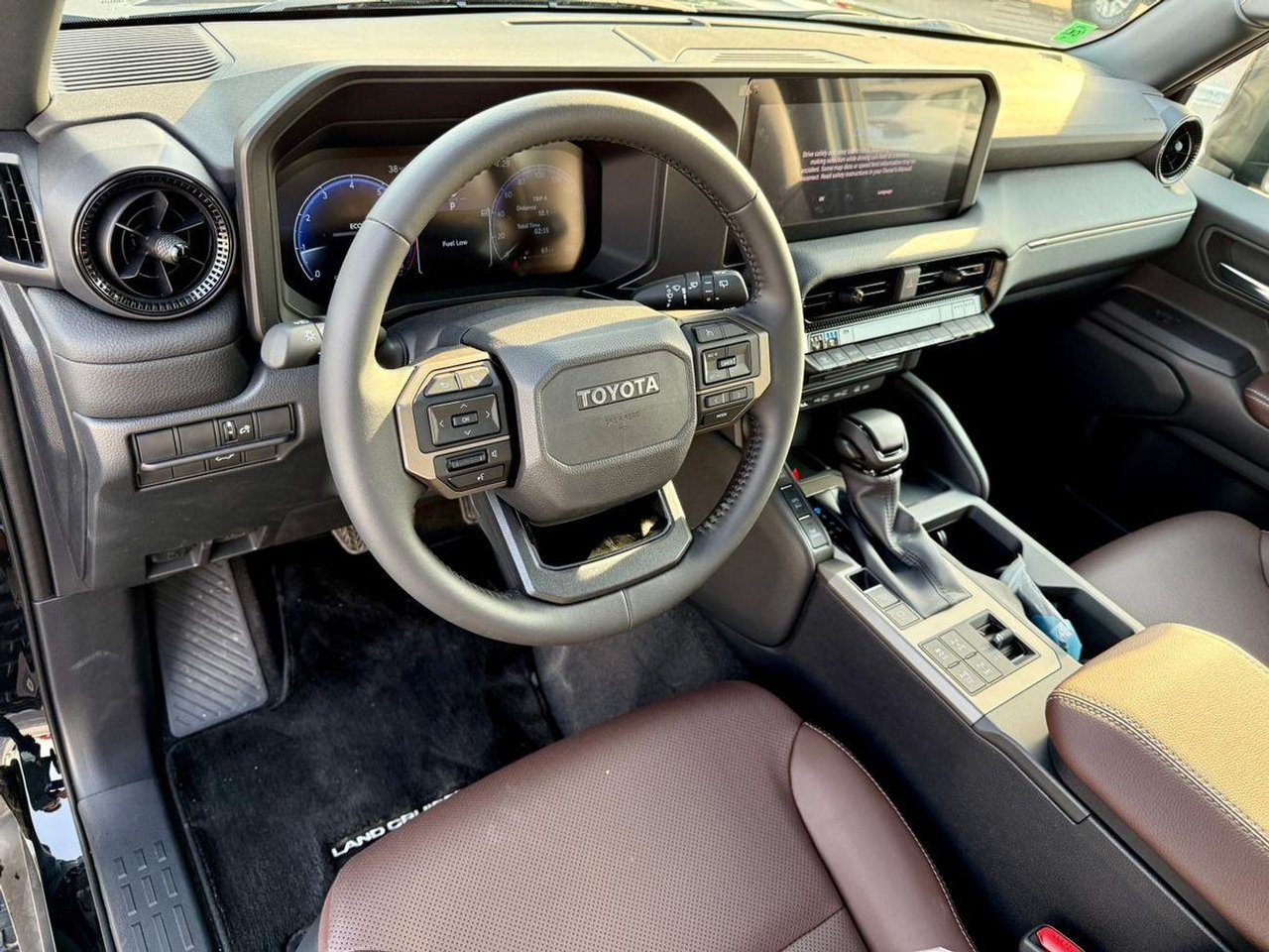 Car Image 2025 TOYOTA Prado 