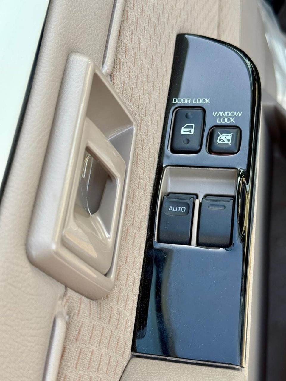 Car Image 2025 TOYOTA LAND CRUISER 