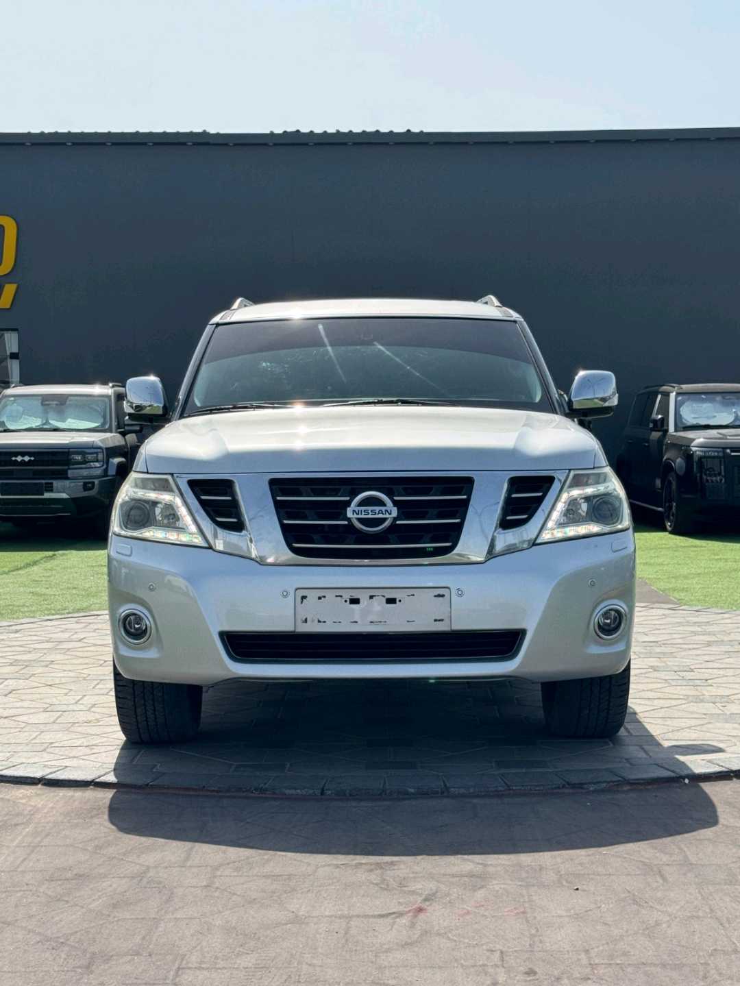 Car Image 2017 NISSAN PATROL Titanium