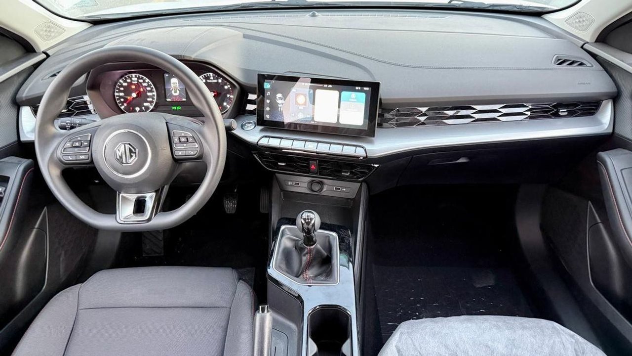 Car Image 2025 MG 5 