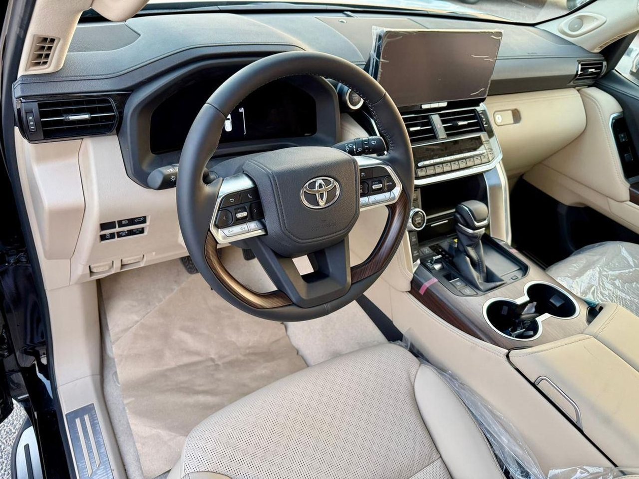 Car Image 2025 TOYOTA LAND CRUISER 
