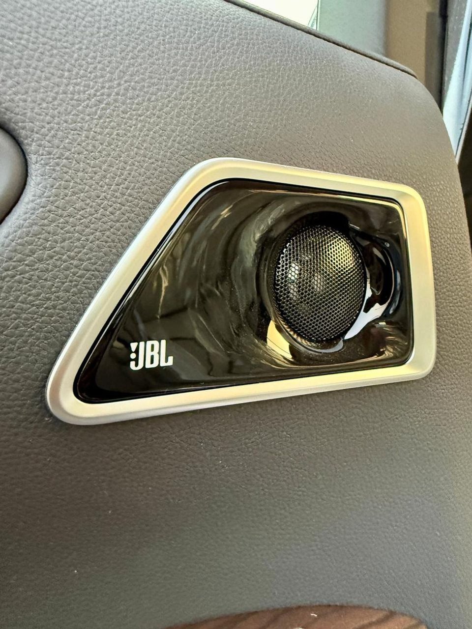 Car Image 2025 TOYOTA LAND CRUISER 