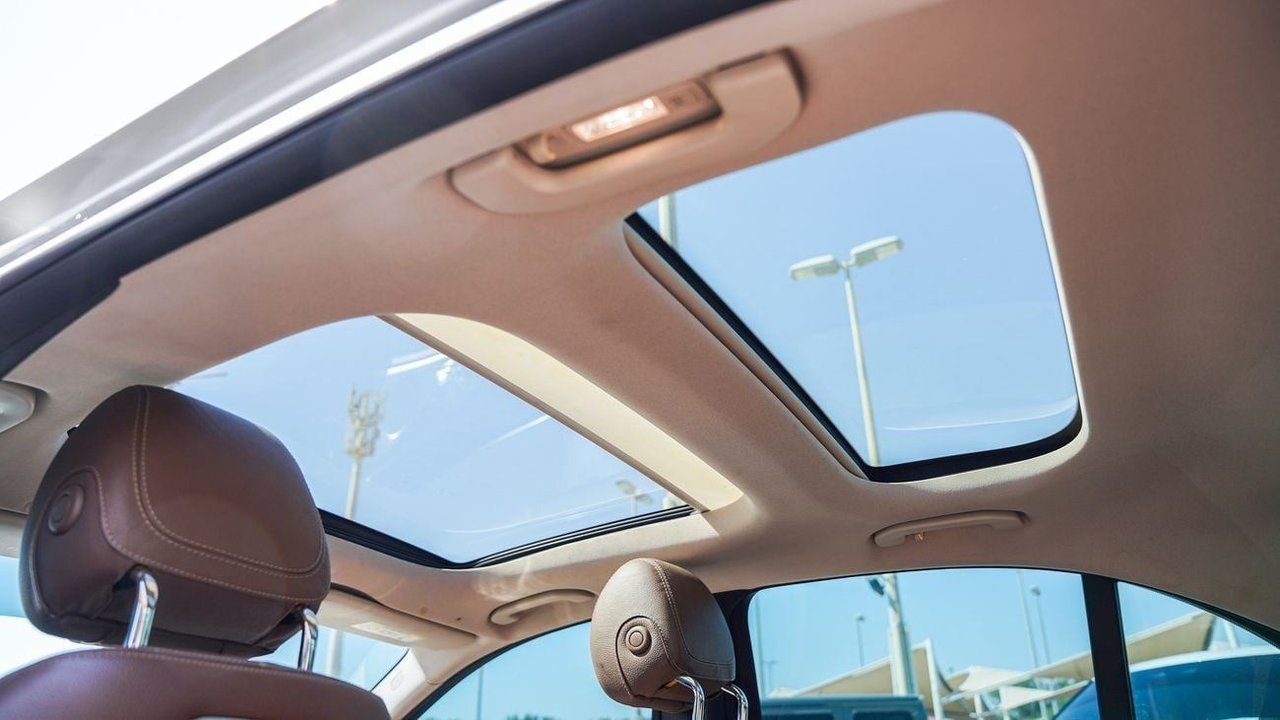 Car Image 2019 MERCEDES E Class 