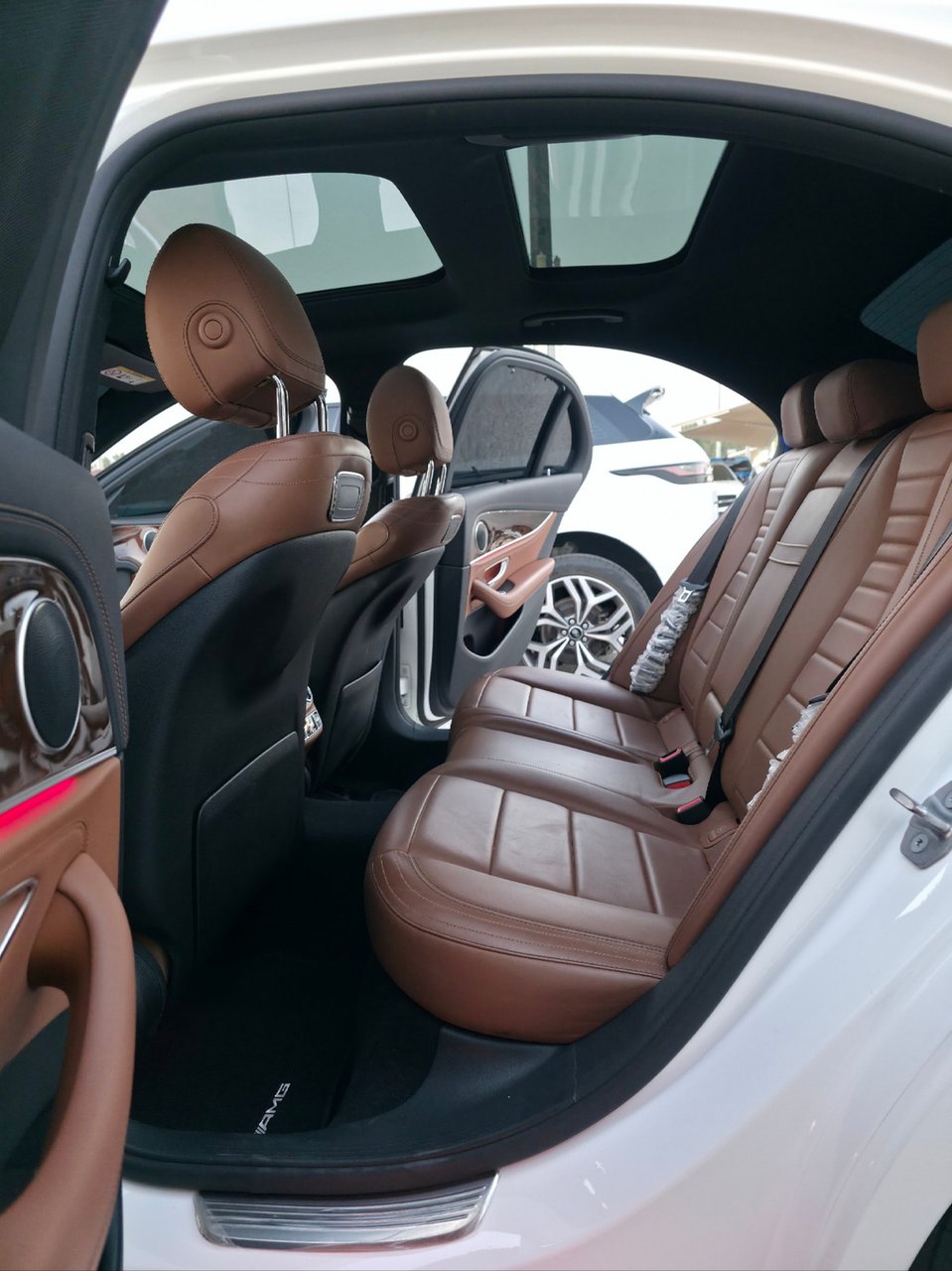 Car Image 2018 MERCEDES E Class 