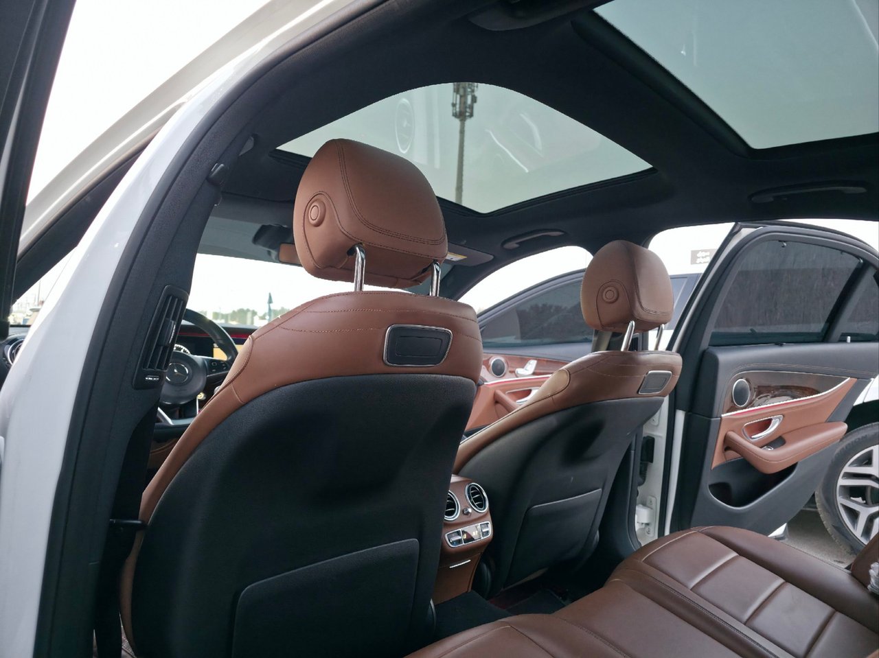 Car Image 2018 MERCEDES E Class 