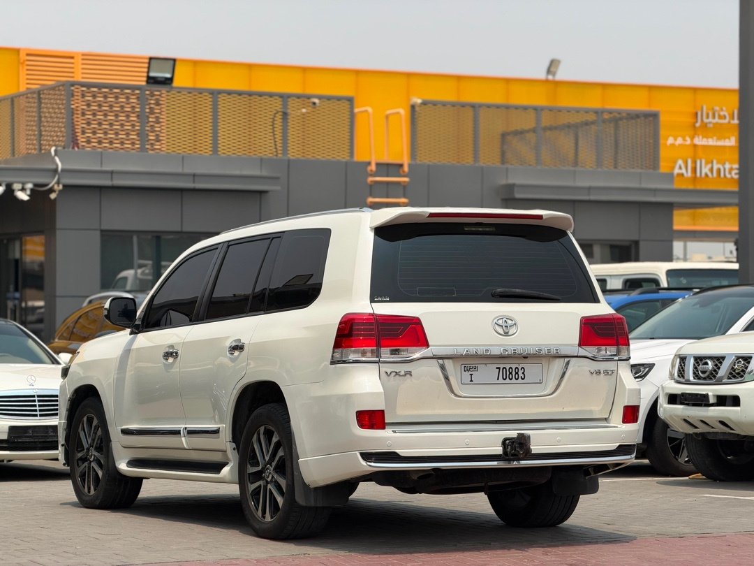 Car Image 2014 TOYOTA LAND CRUISER 