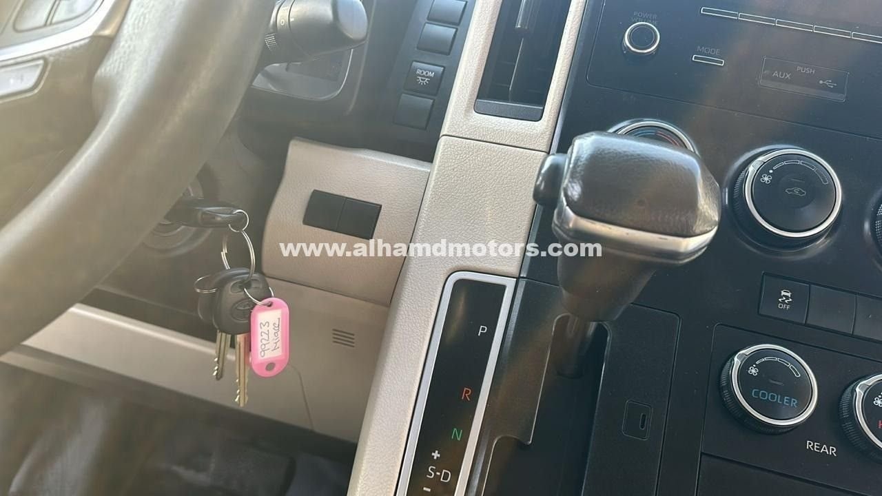 Car Image 2023 TOYOTA Hiace 