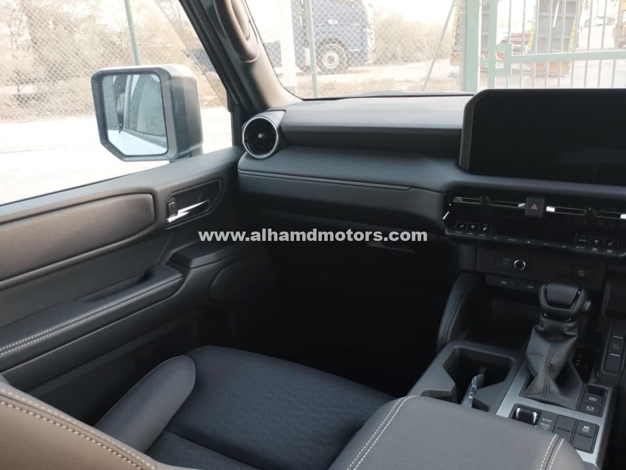 Car Image 2025 TOYOTA Prado 