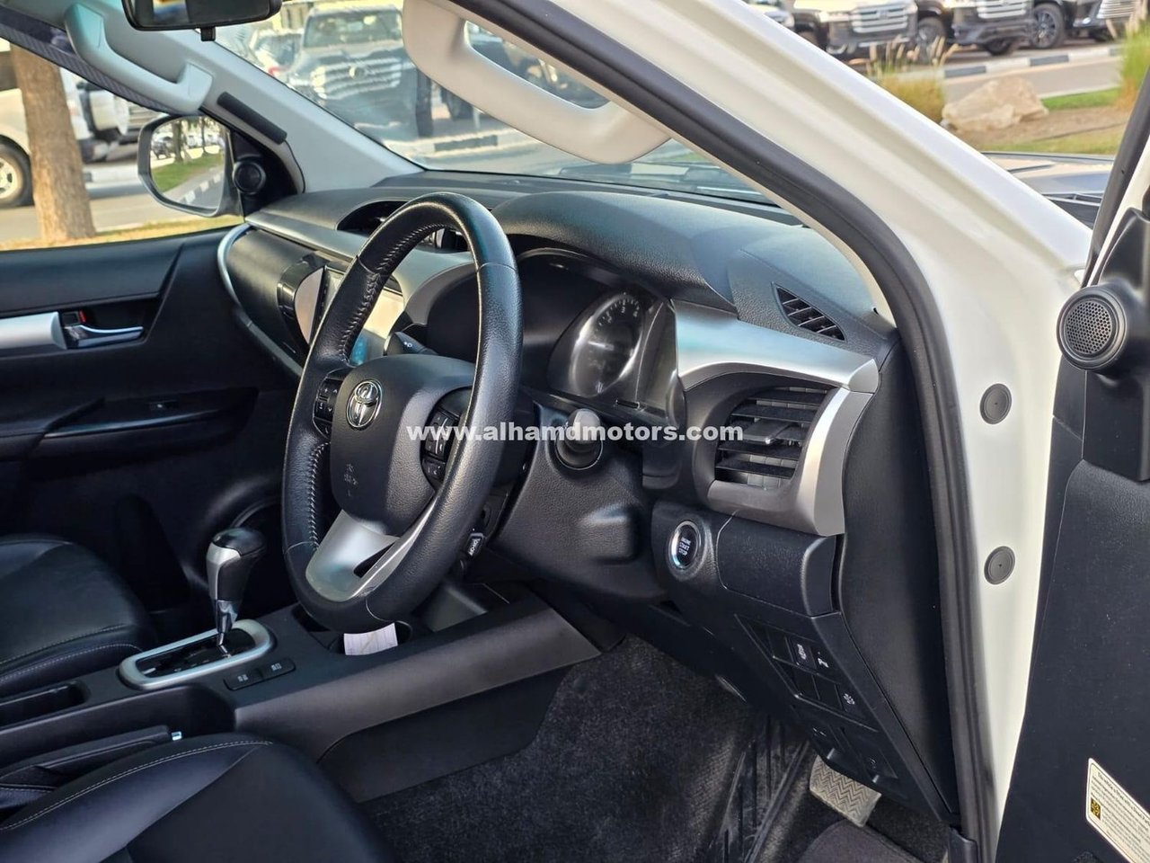 Car Image 2021 TOYOTA HILUX 