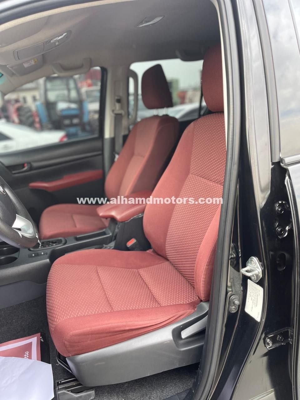 Car Image 2022 TOYOTA HILUX 