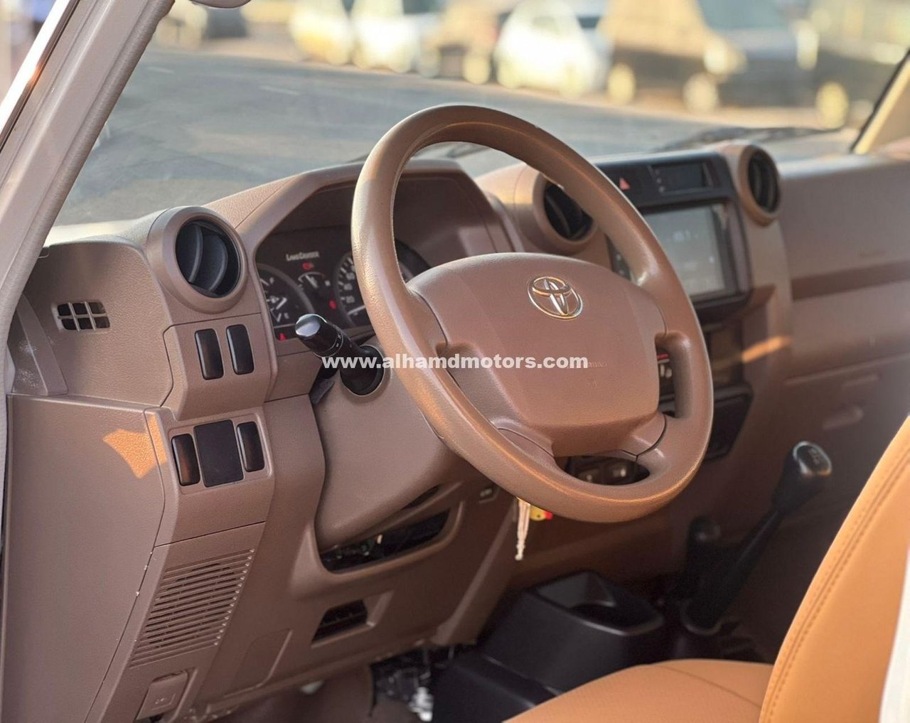 Car Image 2018 TOYOTA LAND CRUISER 